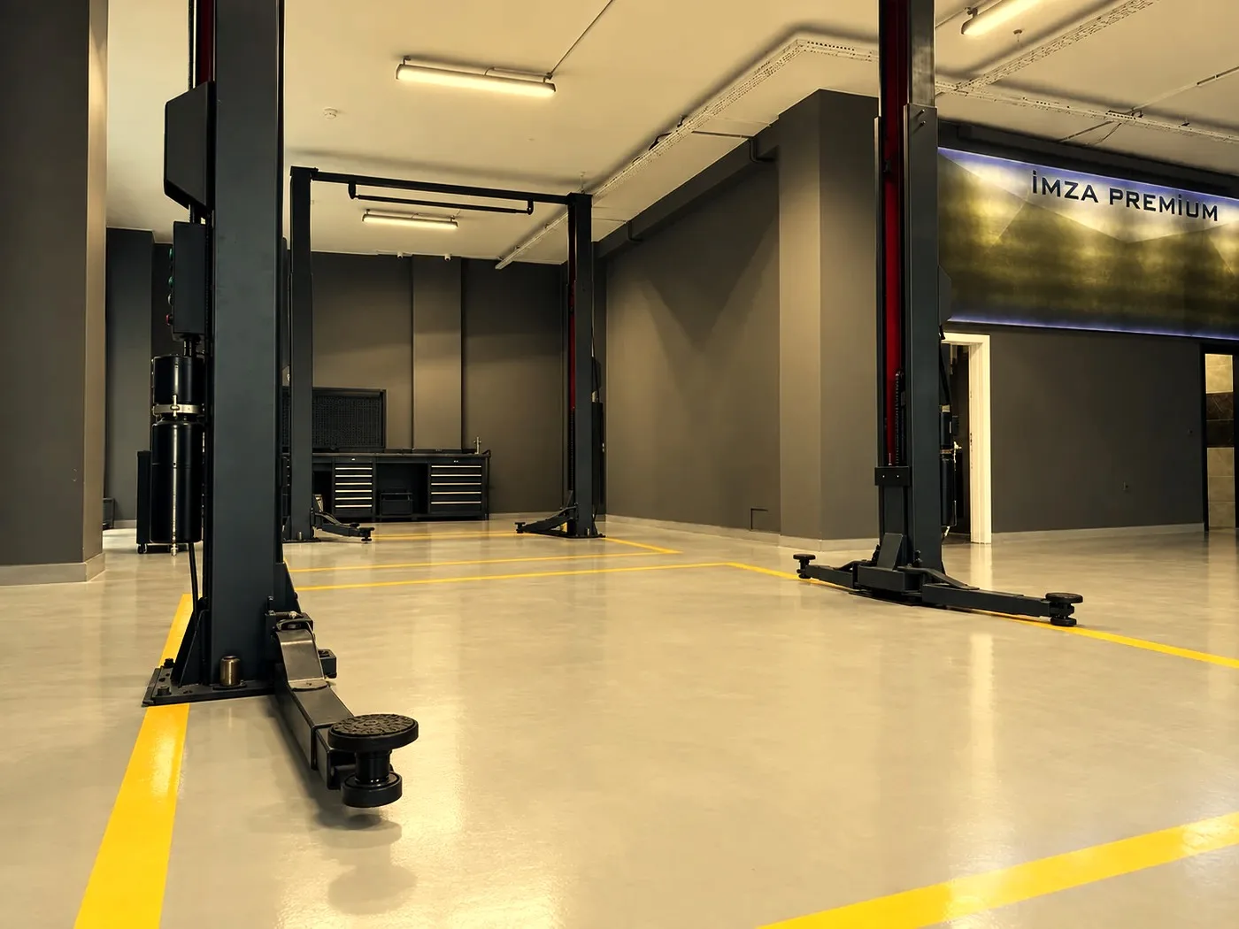 Ataşehir’den geliyorsanız aracınızı bırakabilir ya da bekleyebilirsiniz.